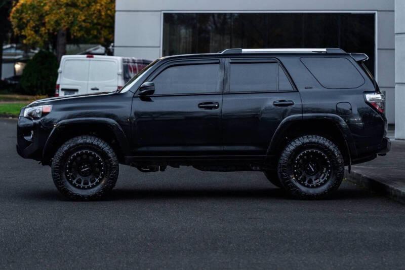 2020 Toyota 4Runner SR5 - 3