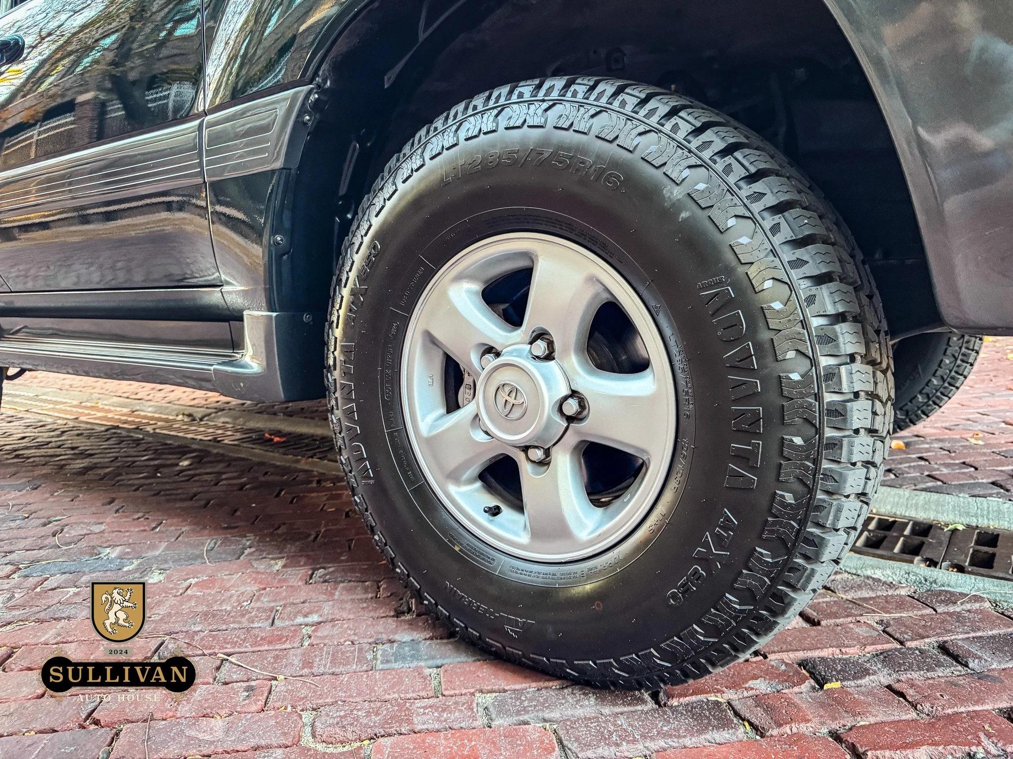 2000 Toyota Land Cruiser FZJ100