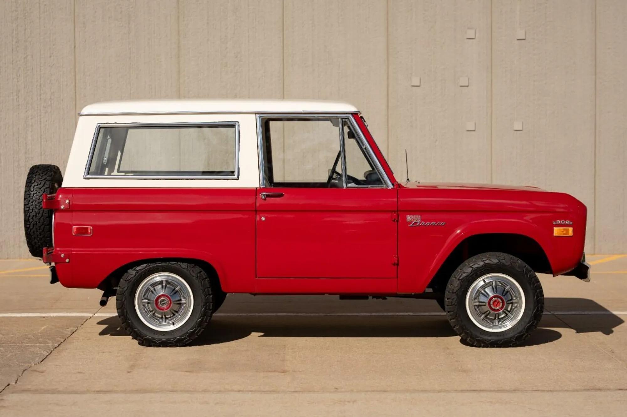 1971 Ford Bronco Sport - 3