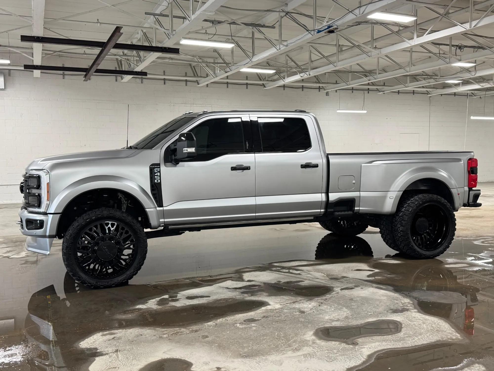 2024 Ford F-450 Super Duty Platinum
