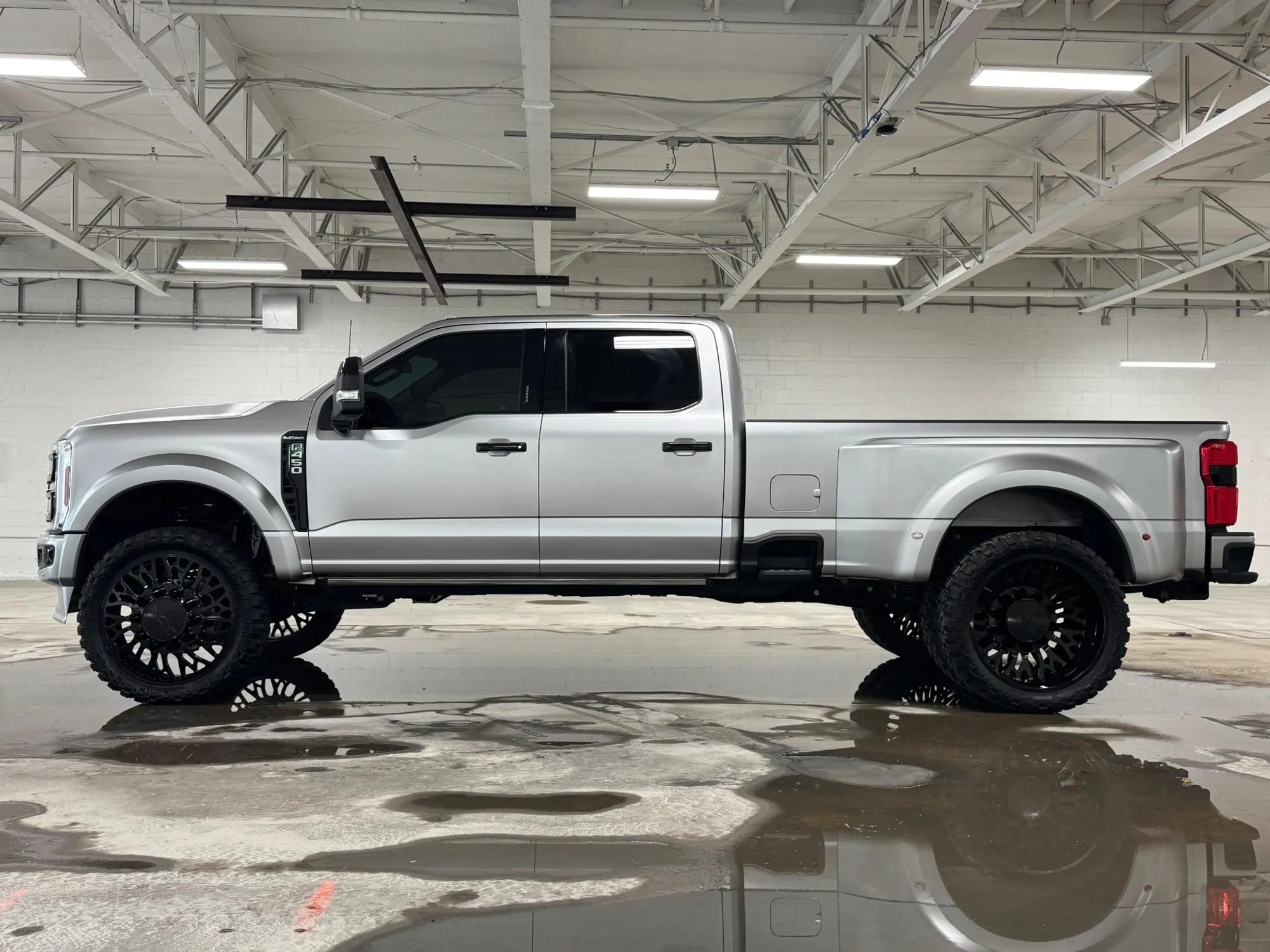 2024 Ford F-450 Super Duty Platinum