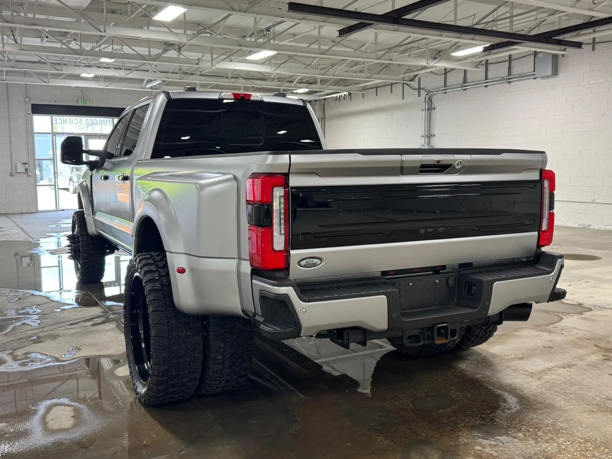2024 Ford F-450 Super Duty Platinum