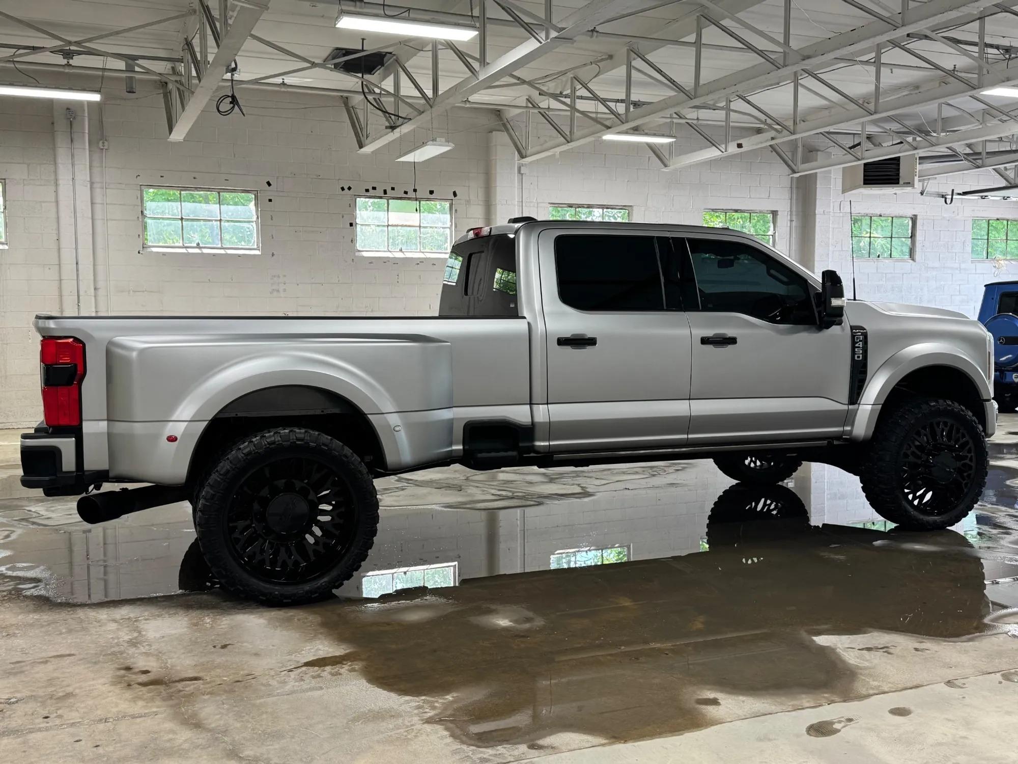 2024 Ford F-450 Super Duty Platinum