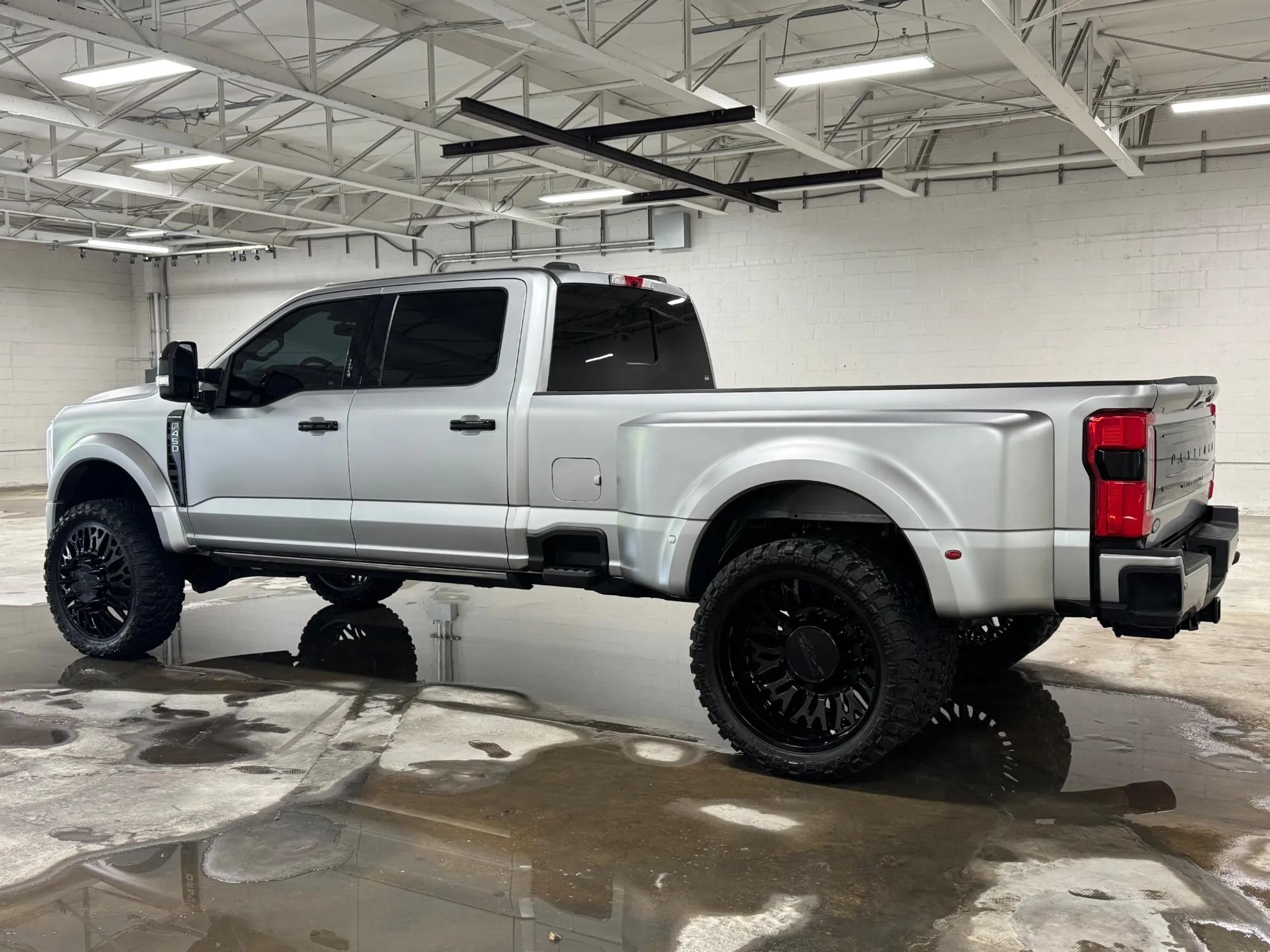 2024 Ford F-450 Super Duty Platinum