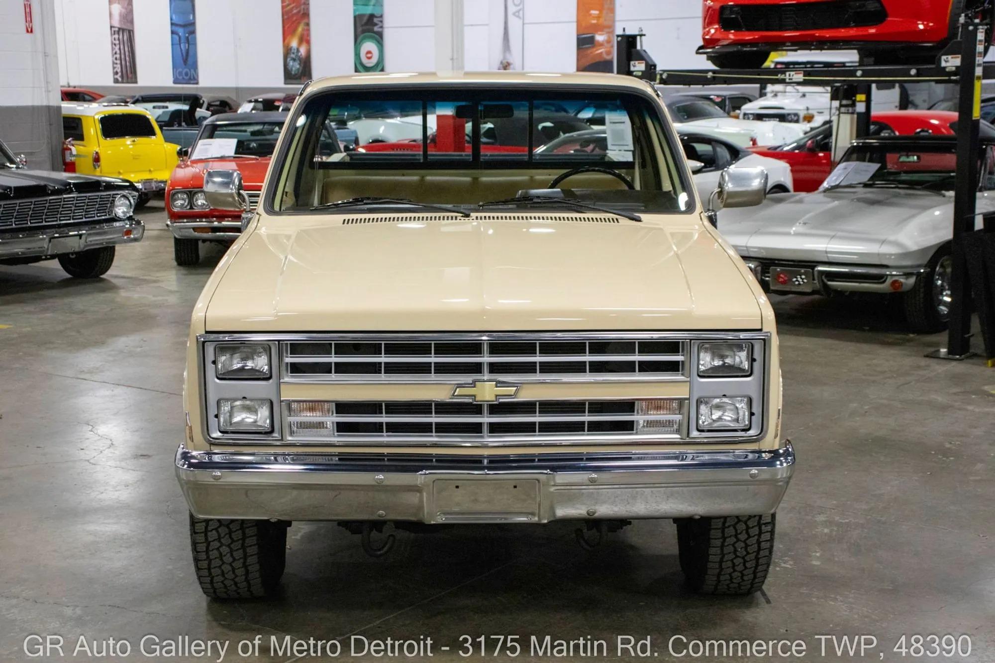 1987 Chevrolet R/V 10 Series V10