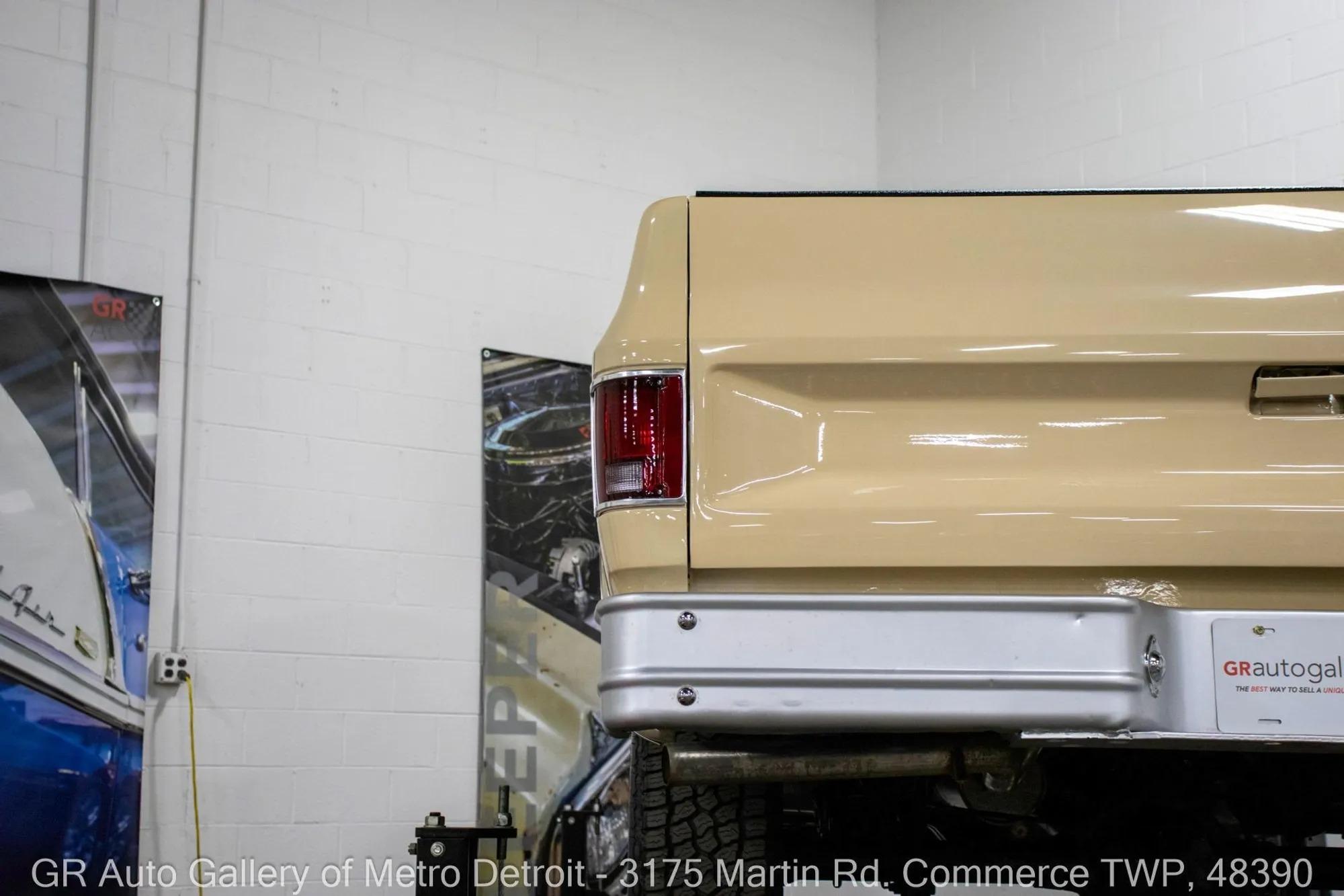 1987 Chevrolet R/V 10 Series V10