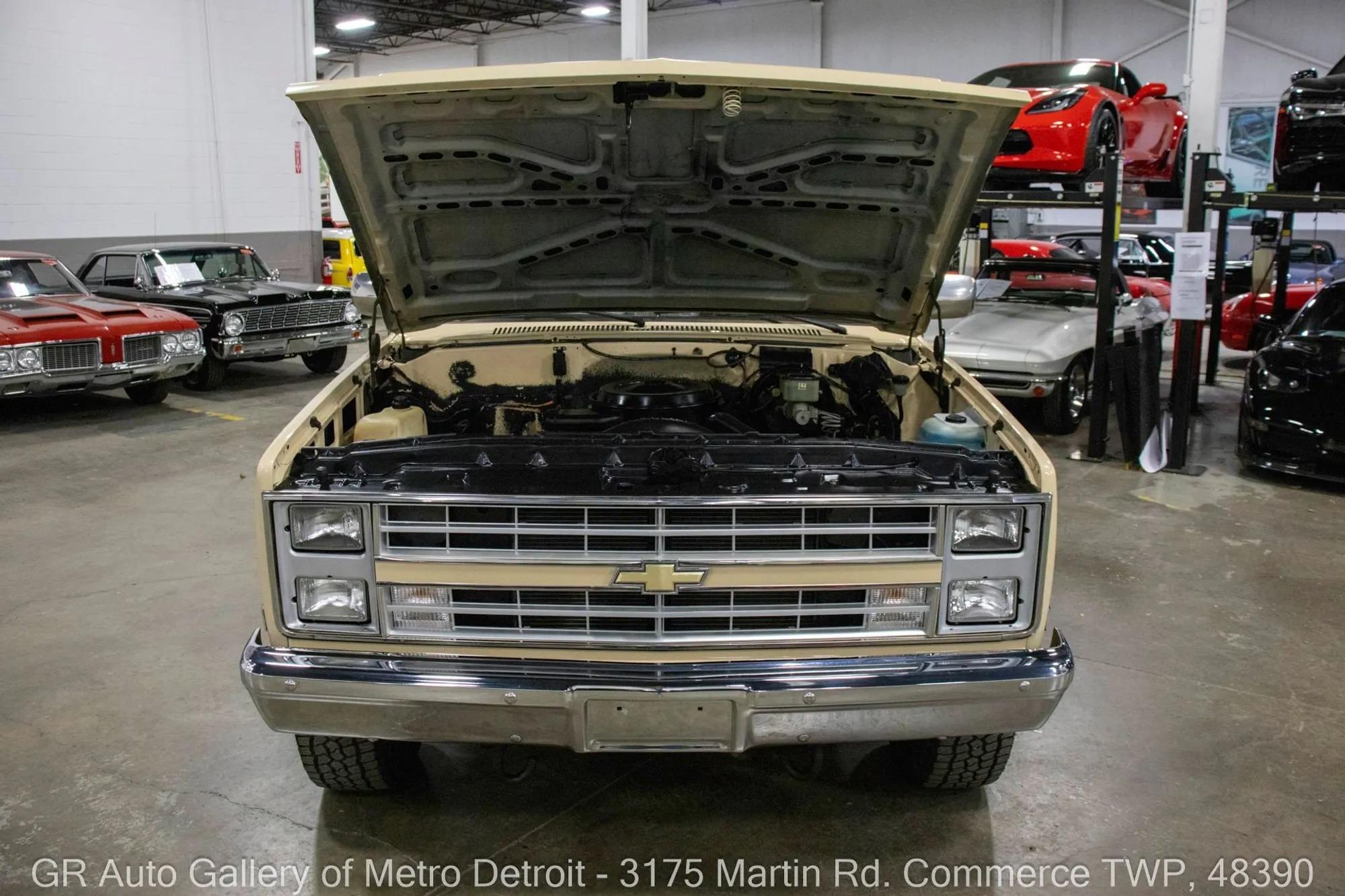 1987 Chevrolet R/V 10 Series V10