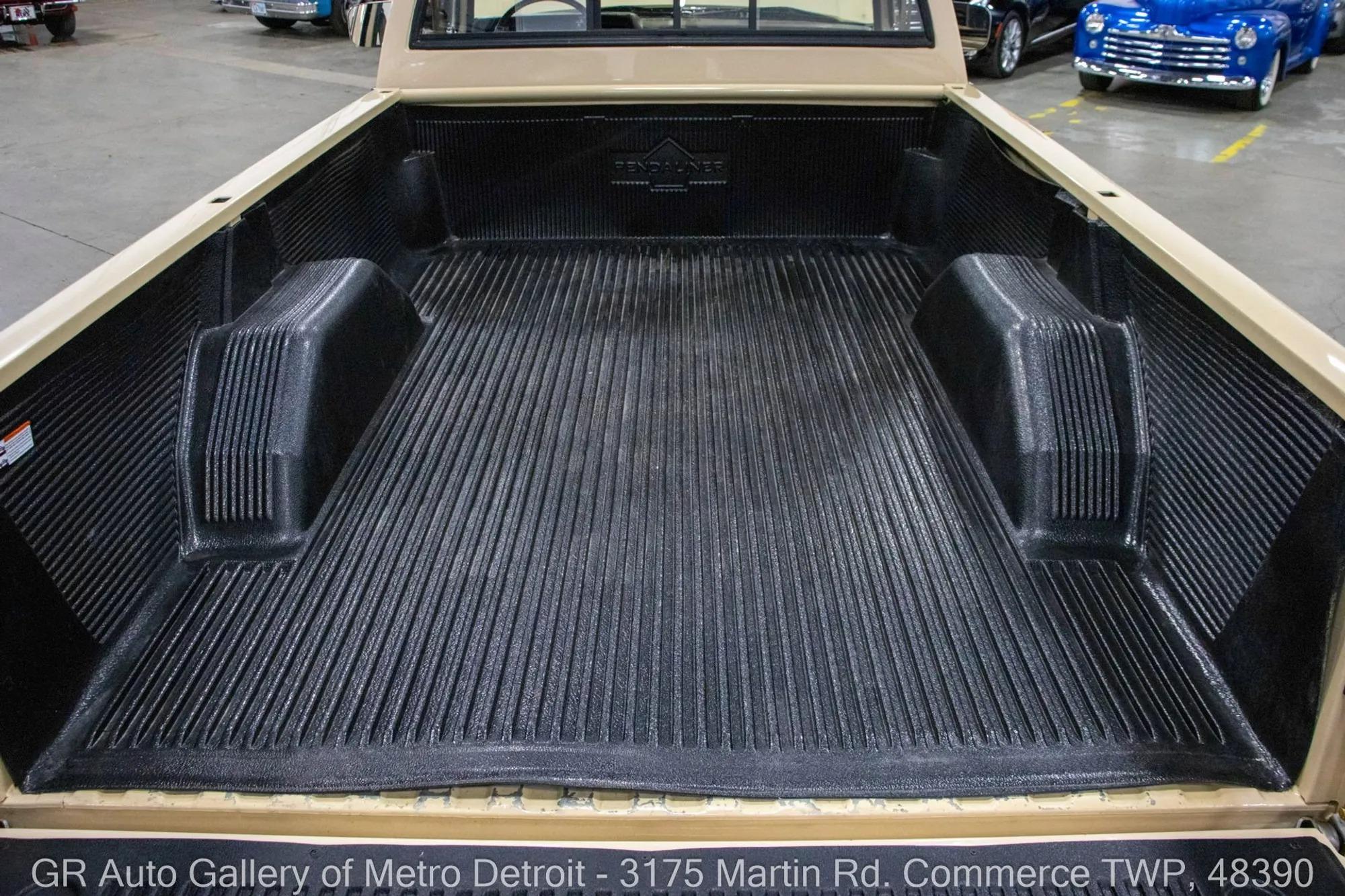 1987 Chevrolet R/V 10 Series V10