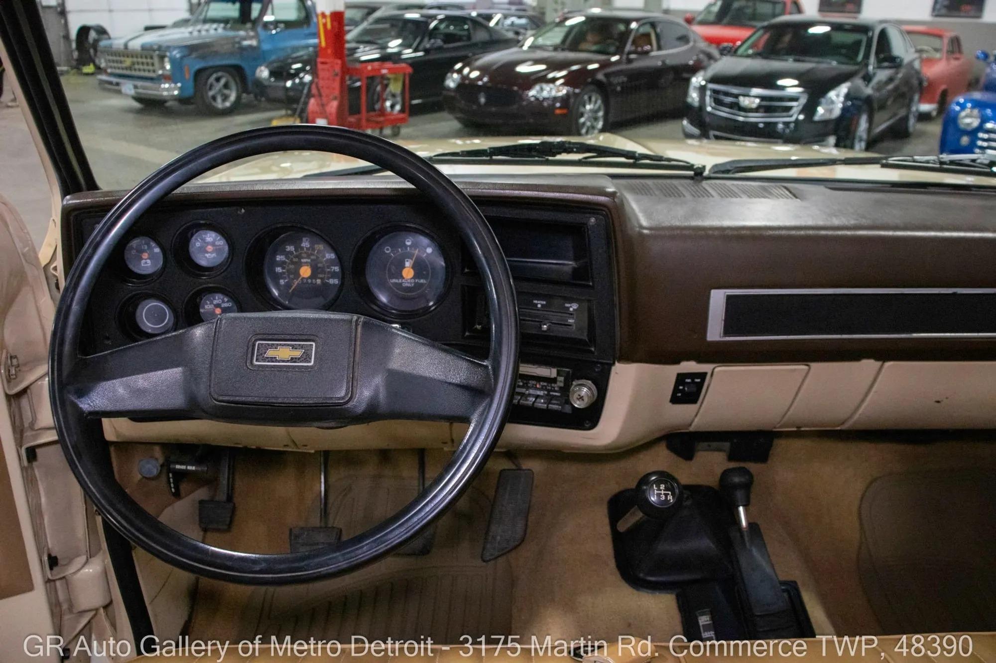 1987 Chevrolet R/V 10 Series V10