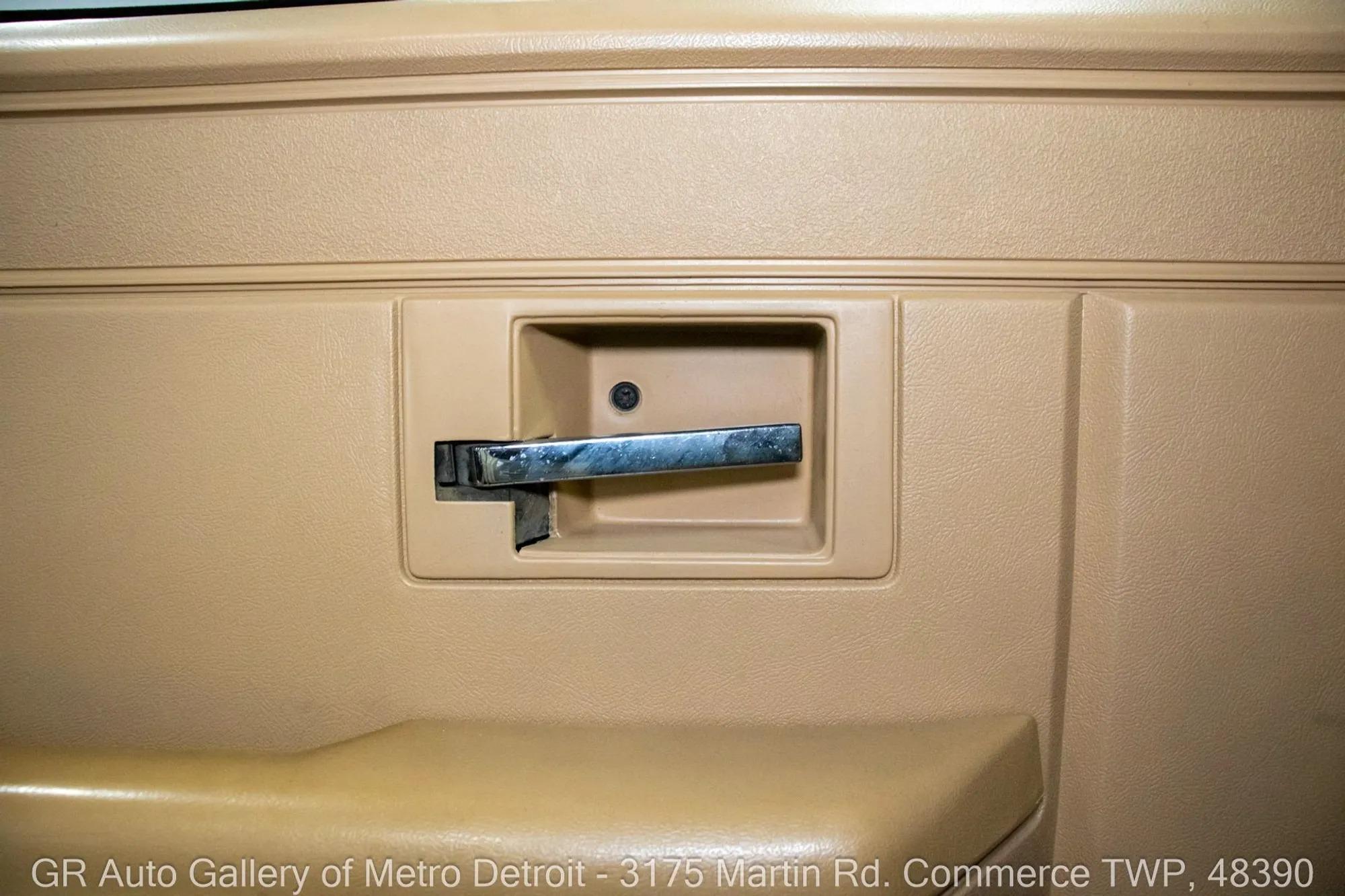 1987 Chevrolet R/V 10 Series V10