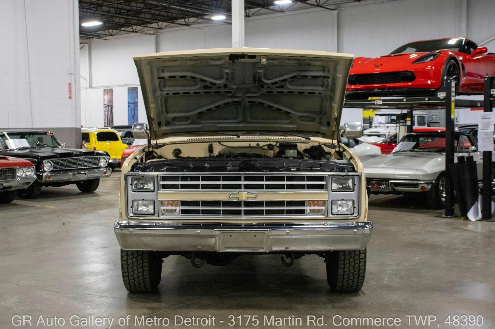 1987 Chevrolet R/V 10 Series V10