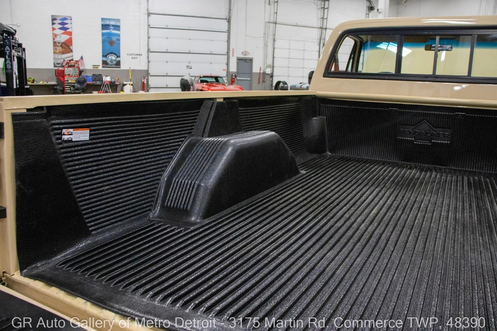 1987 Chevrolet R/V 10 Series V10