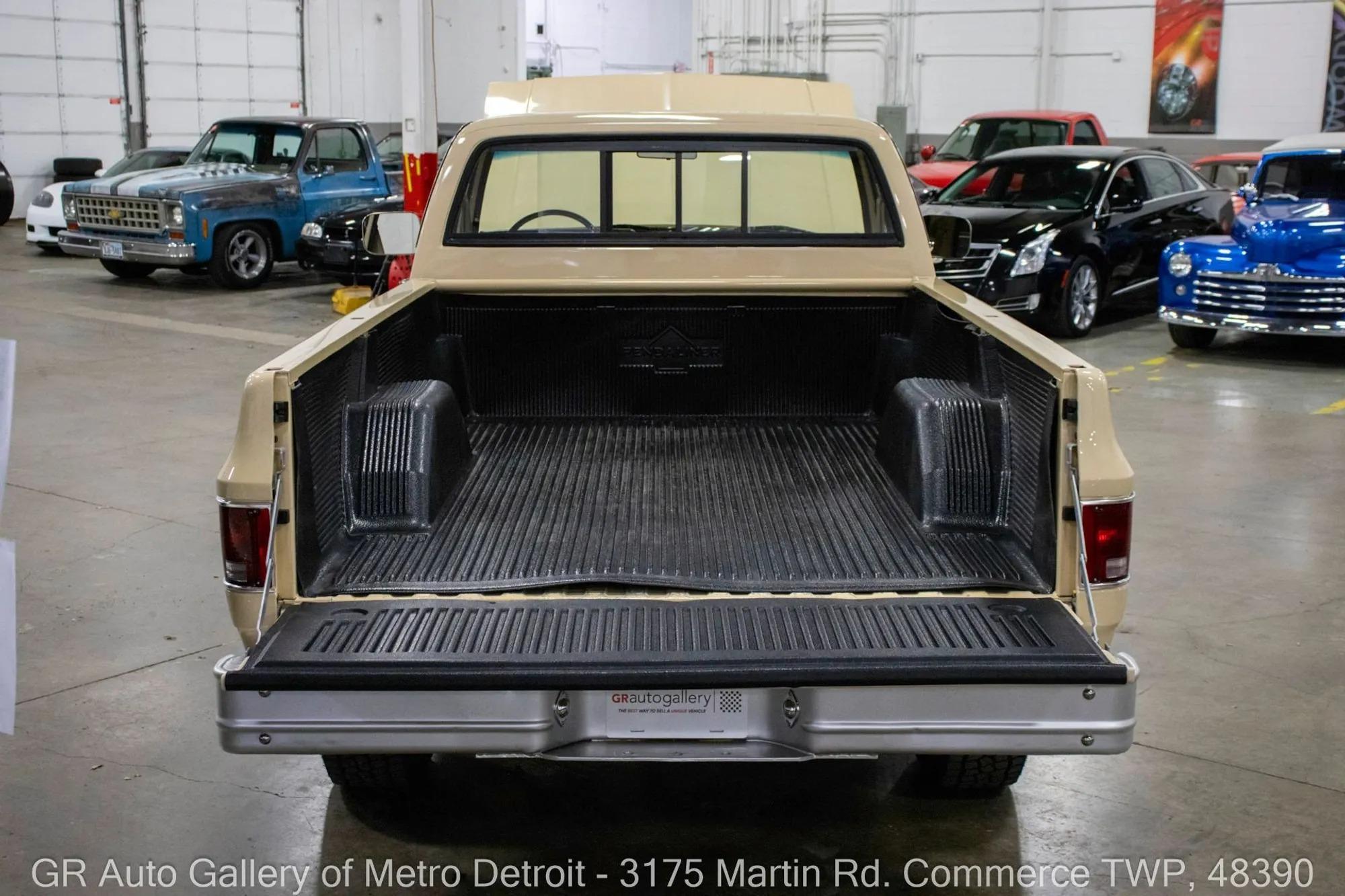 1987 Chevrolet R/V 10 Series V10