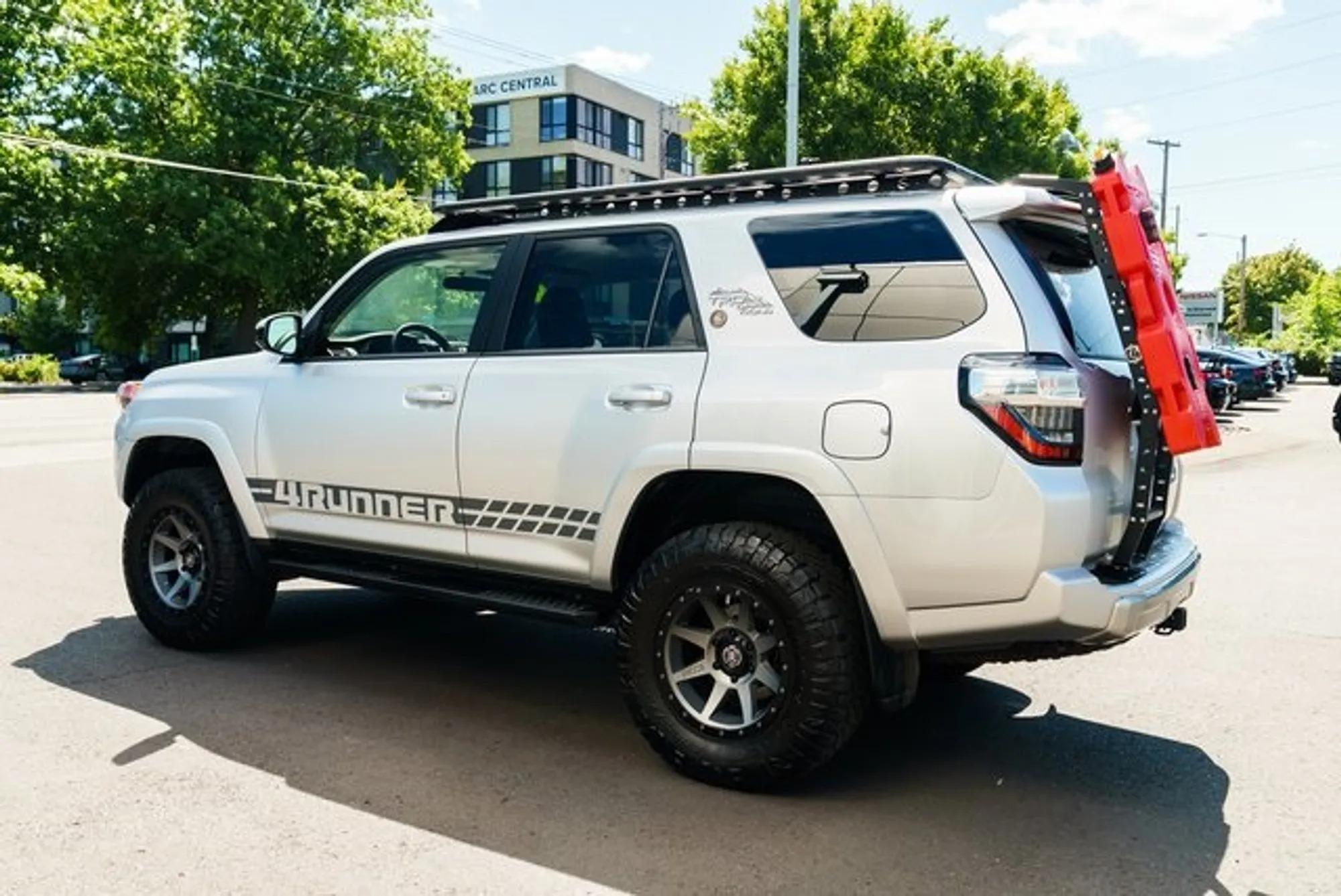 2019 Toyota 4Runner TRD Off-Road - 3