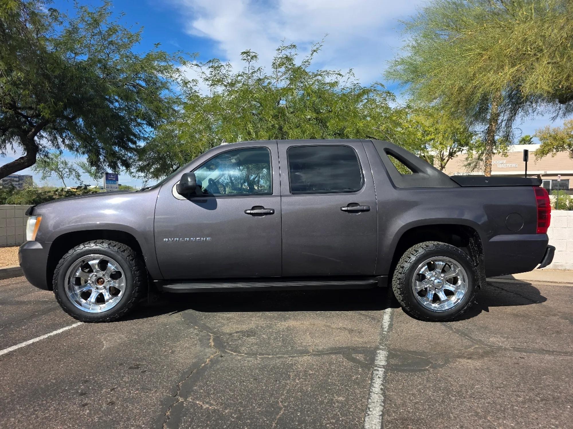 2010 Chevrolet Avalanche LS 4×4 - 2