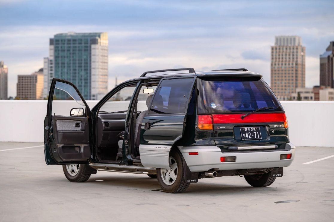 1992 Mitsubishi RVR X