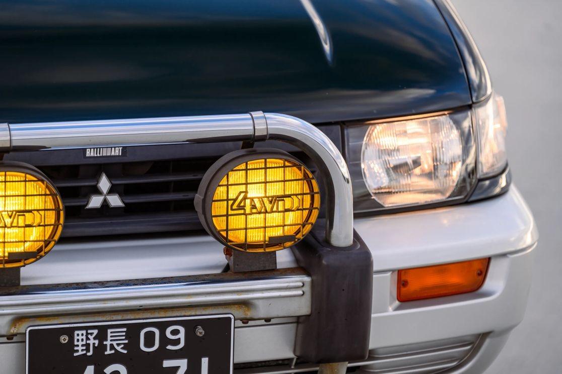 1992 Mitsubishi RVR X