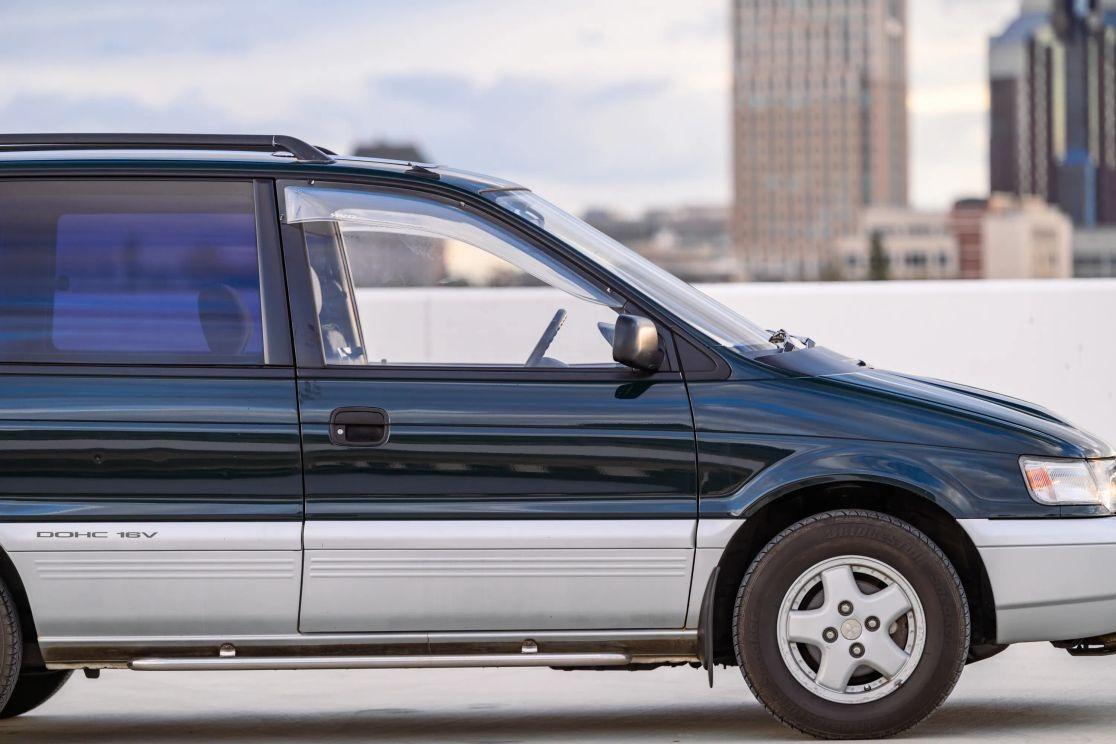 1992 Mitsubishi RVR X