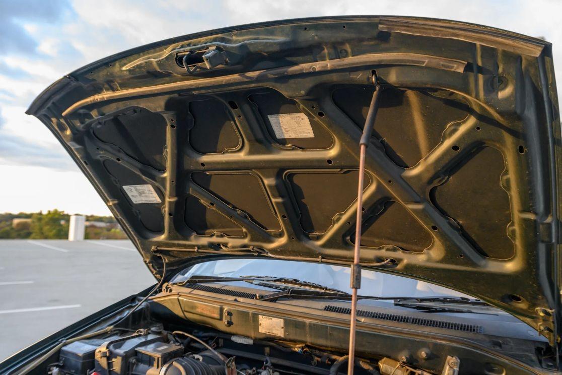 1992 Mitsubishi RVR X