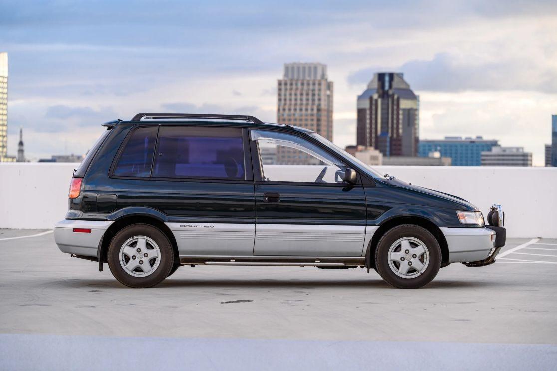 1992 Mitsubishi RVR X - 3