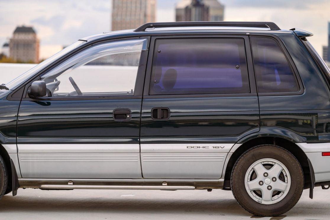 1992 Mitsubishi RVR X