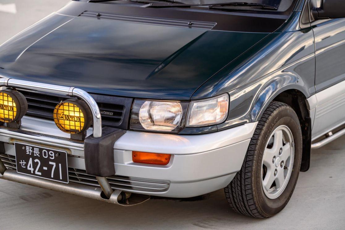 1992 Mitsubishi RVR X