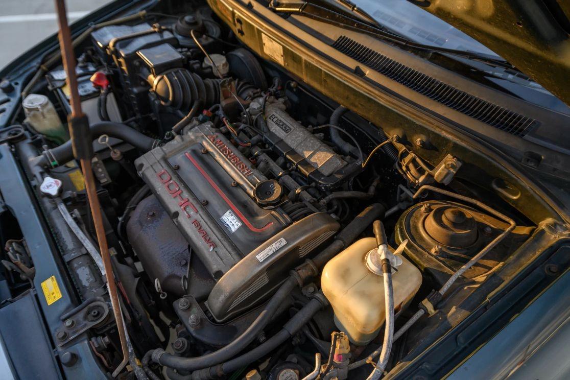 1992 Mitsubishi RVR X