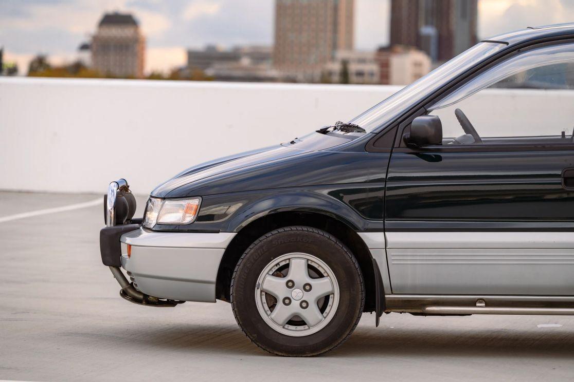 1992 Mitsubishi RVR X