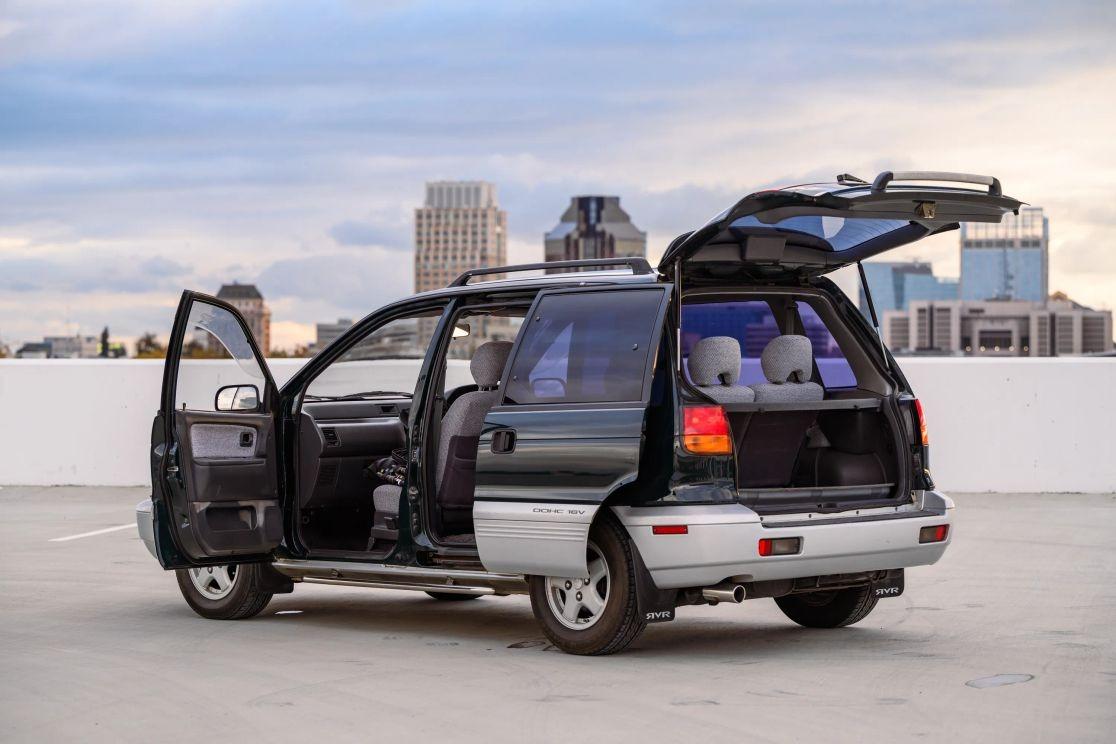 1992 Mitsubishi RVR X