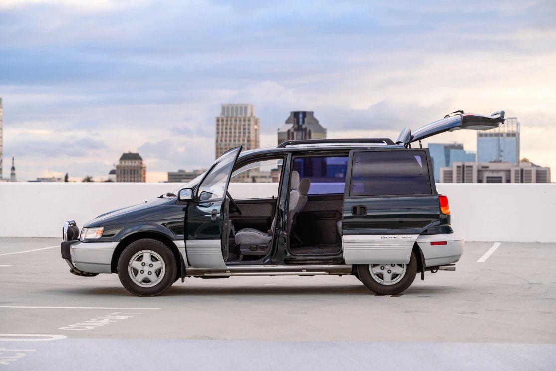 1992 Mitsubishi RVR X