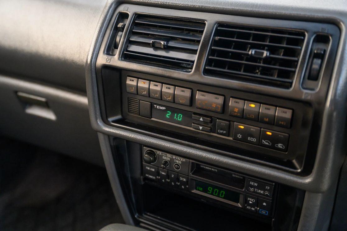 1992 Mitsubishi RVR X