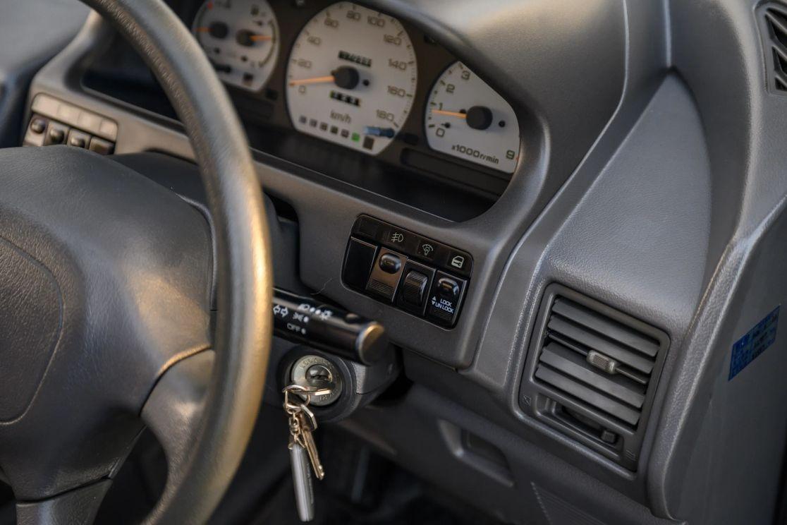 1992 Mitsubishi RVR X