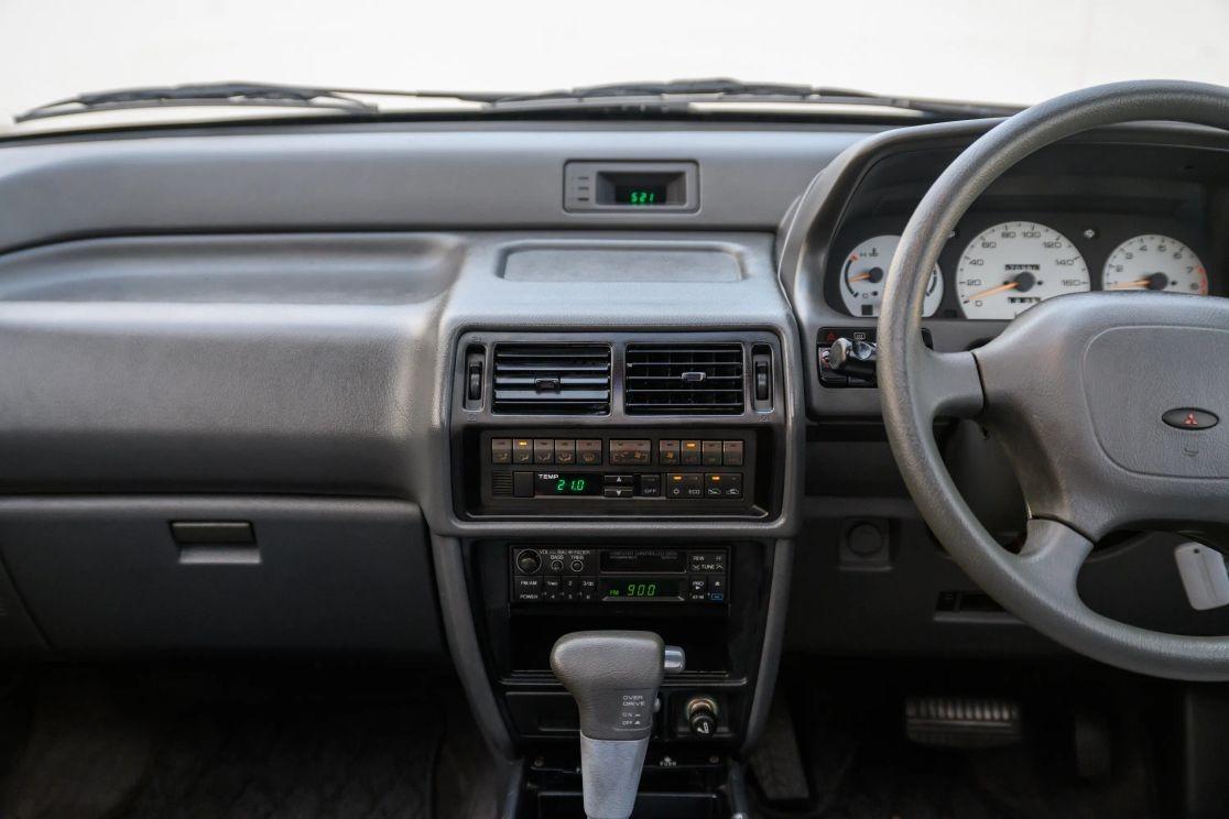 1992 Mitsubishi RVR X