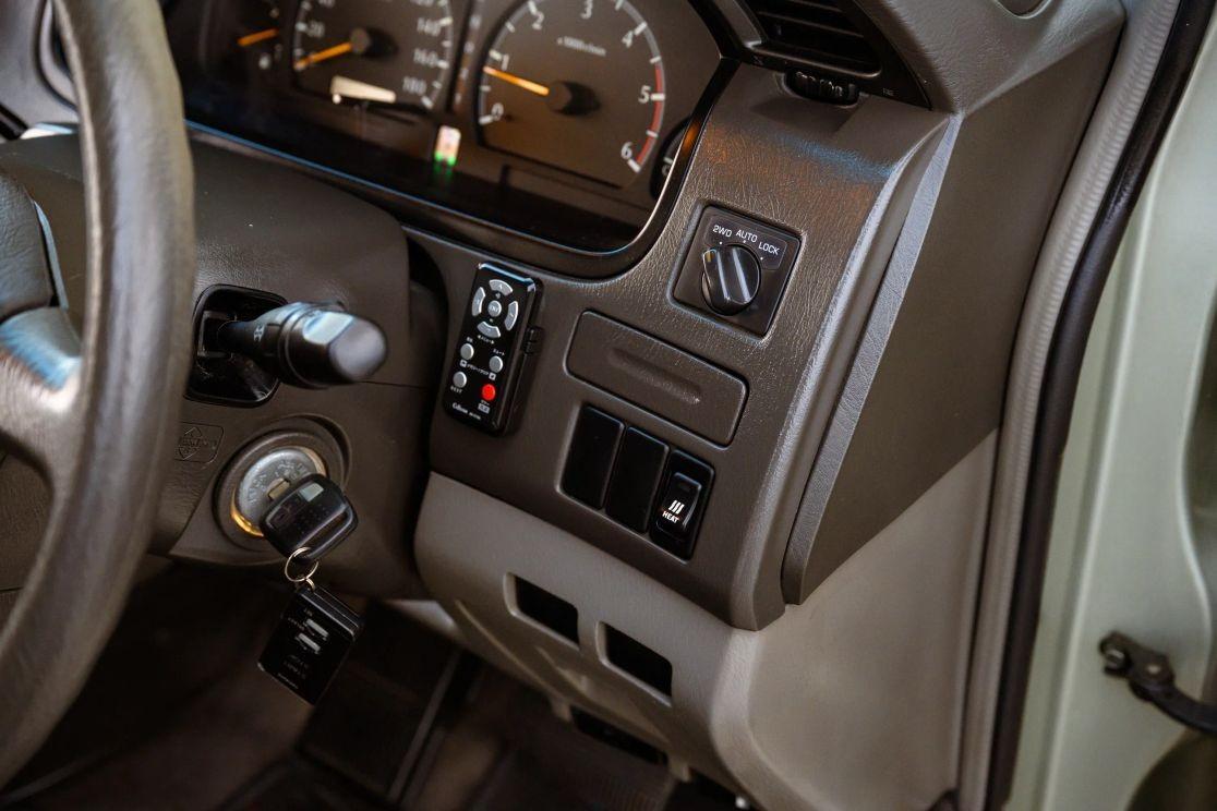 1997 Nissan Elgrand V