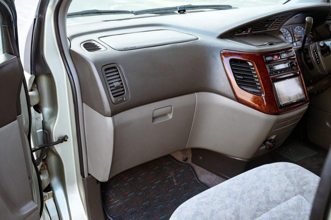 1997 Nissan Elgrand V