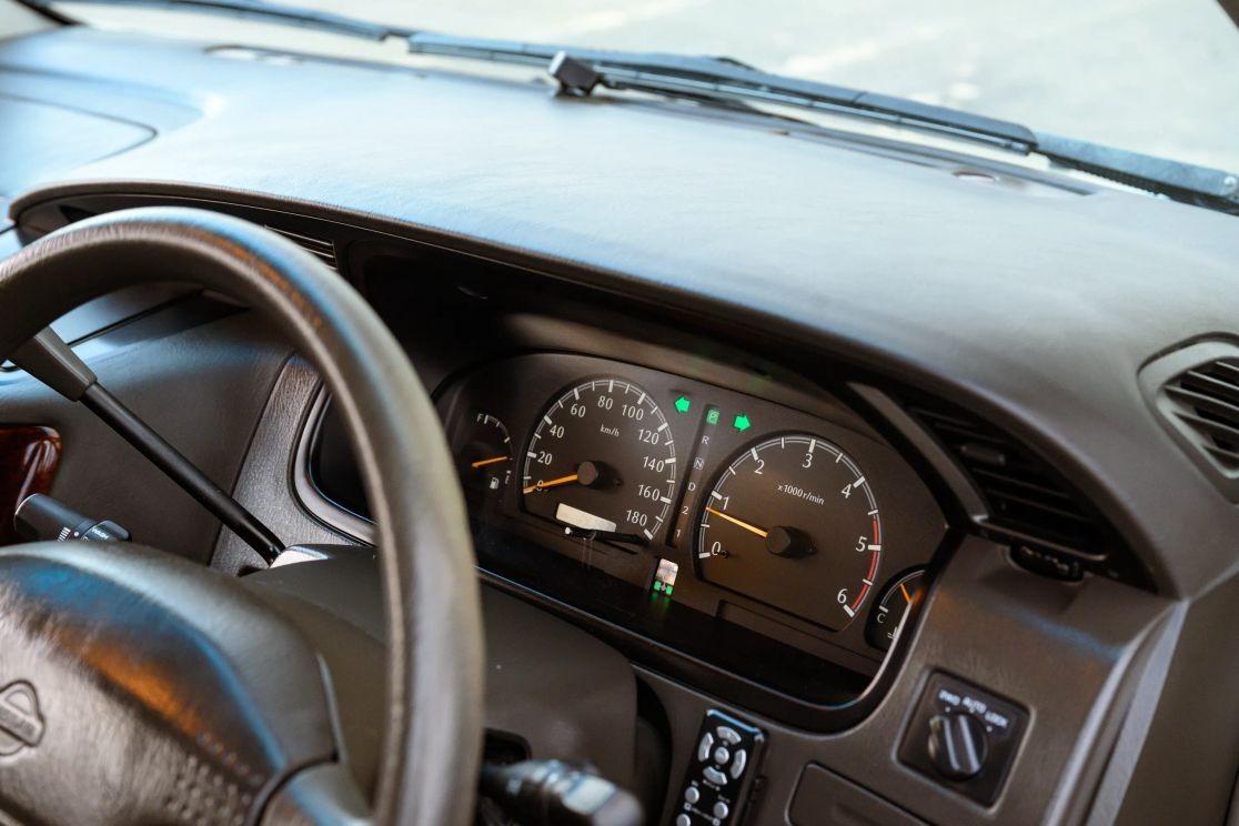 1997 Nissan Elgrand V