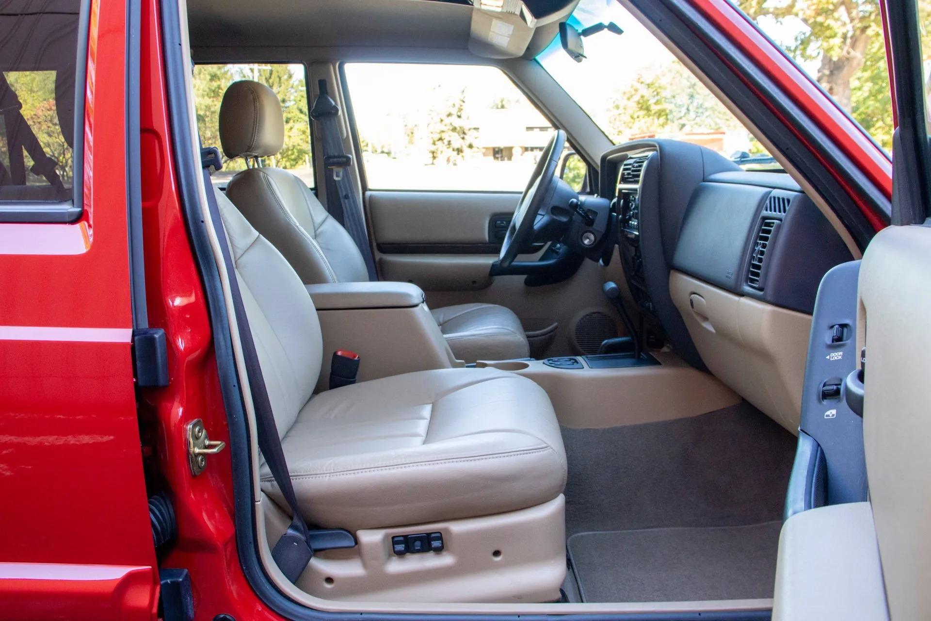 13k Mile 2001 Jeep Cherokee Limited