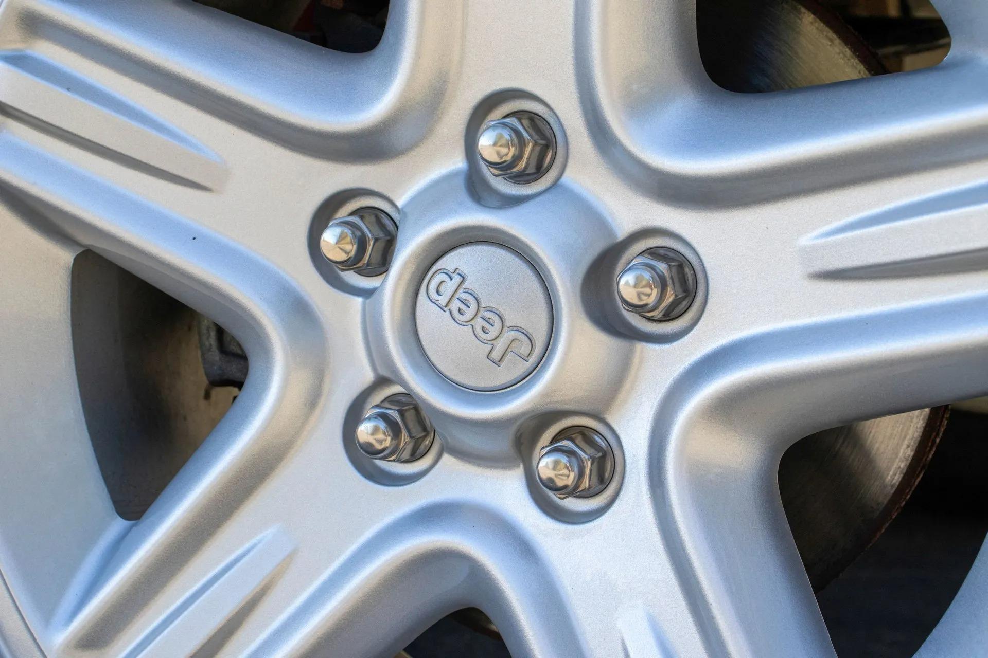 13k Mile 2001 Jeep Cherokee Limited