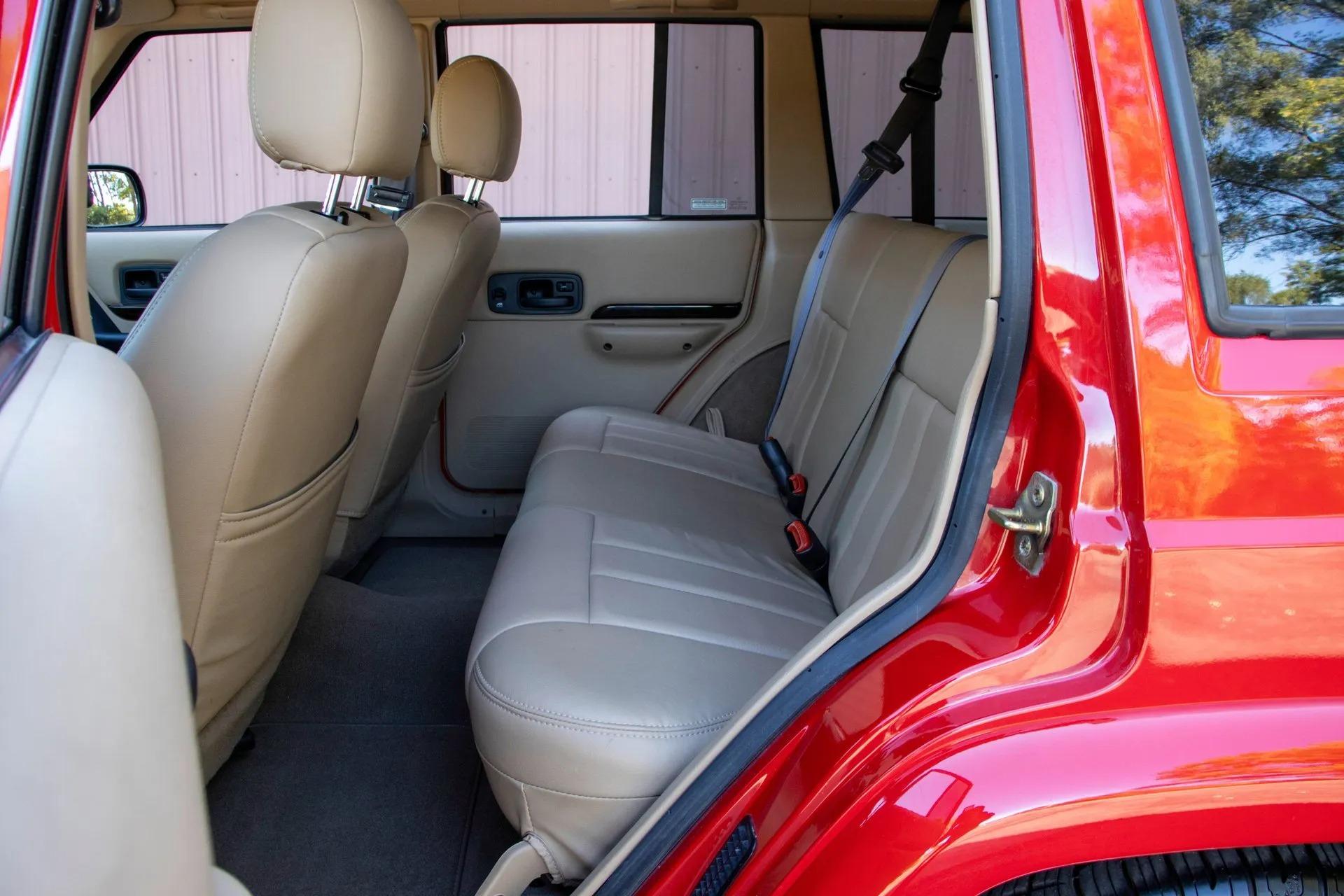 13k Mile 2001 Jeep Cherokee Limited