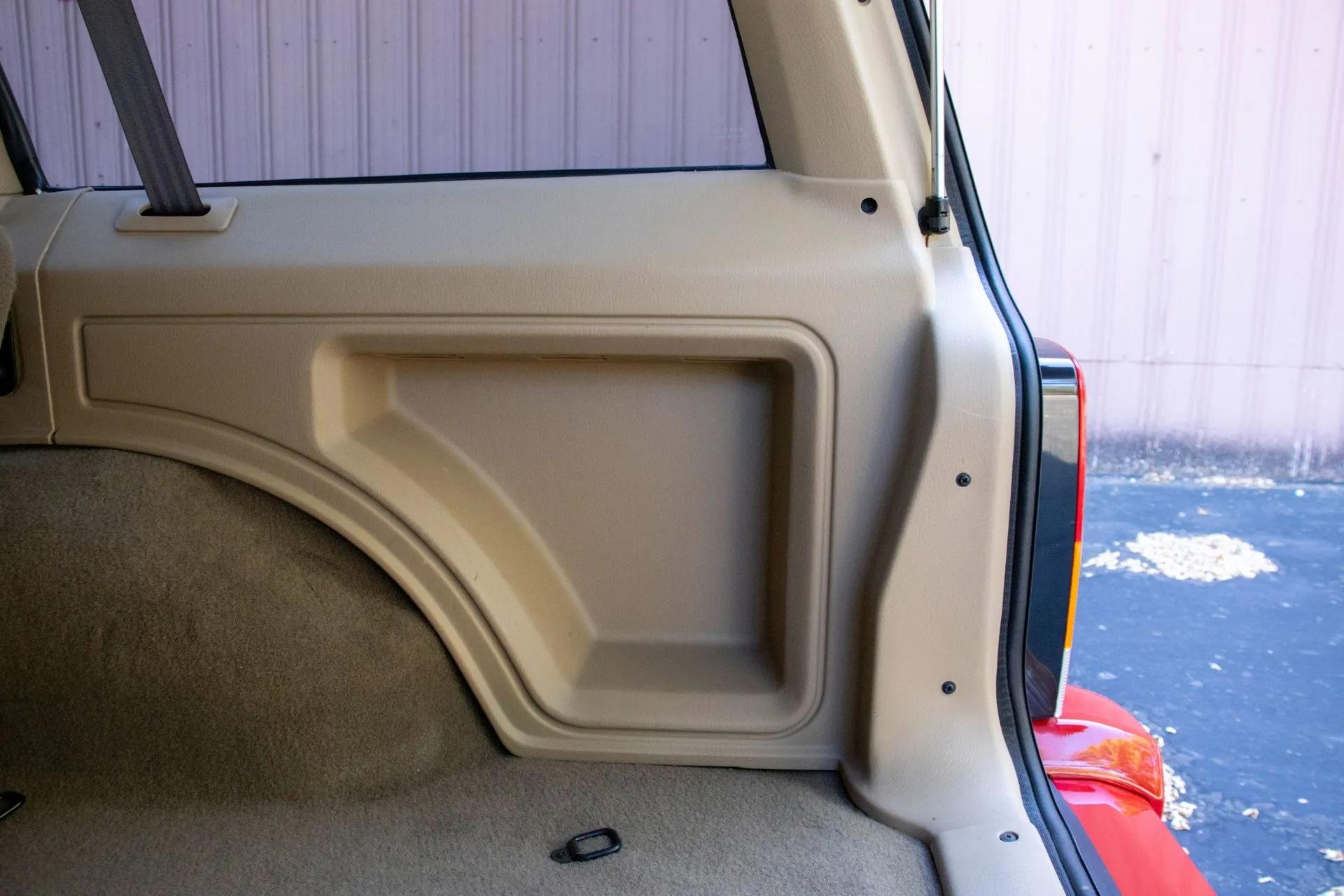 13k Mile 2001 Jeep Cherokee Limited