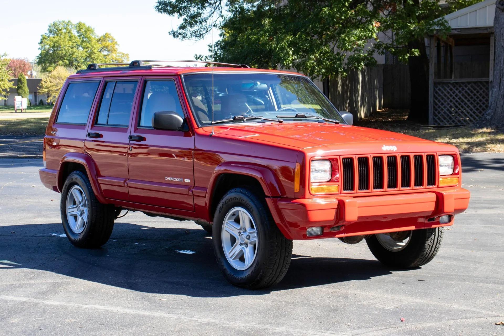 13k Mile 2001 Jeep Cherokee Limited
