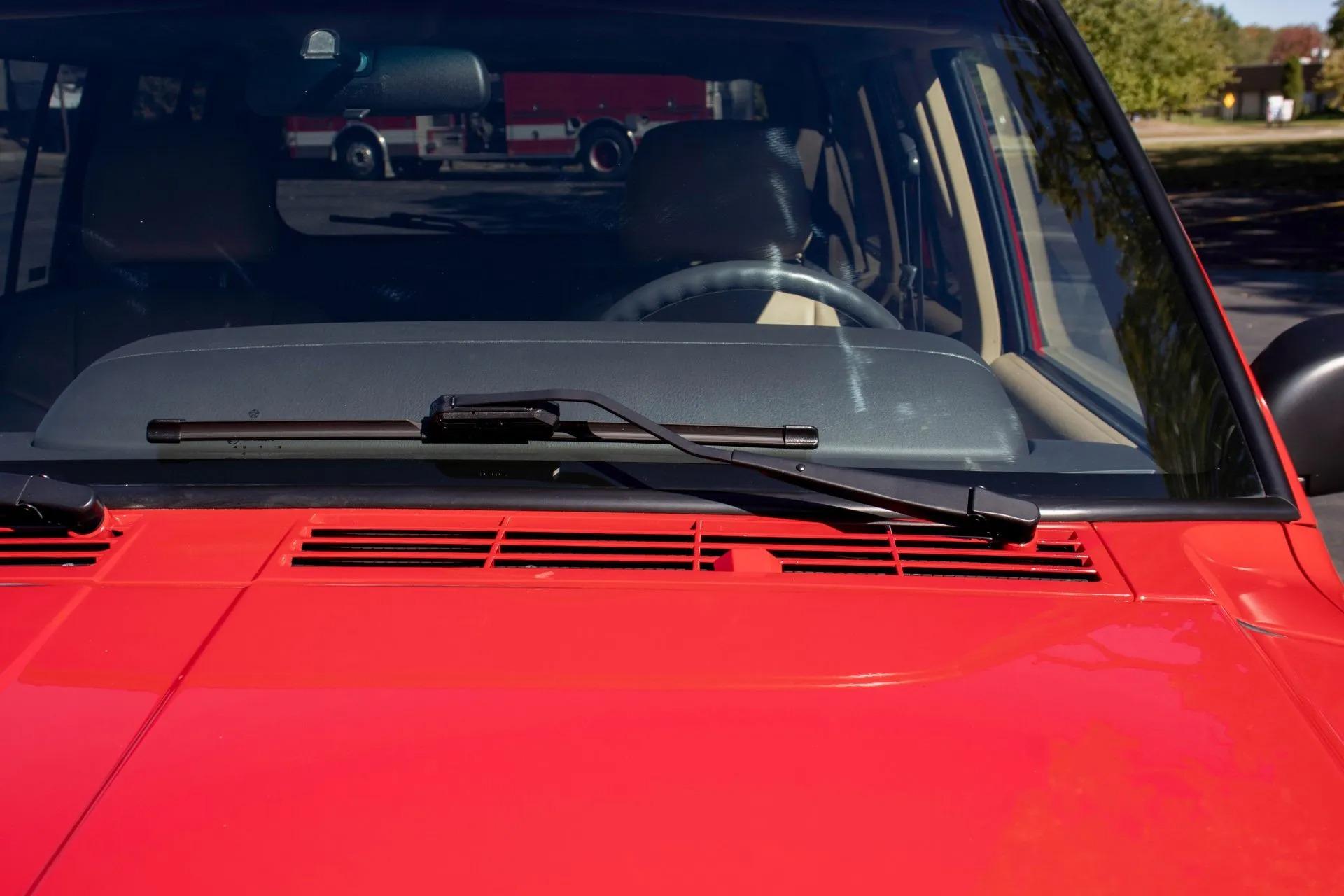 13k Mile 2001 Jeep Cherokee Limited