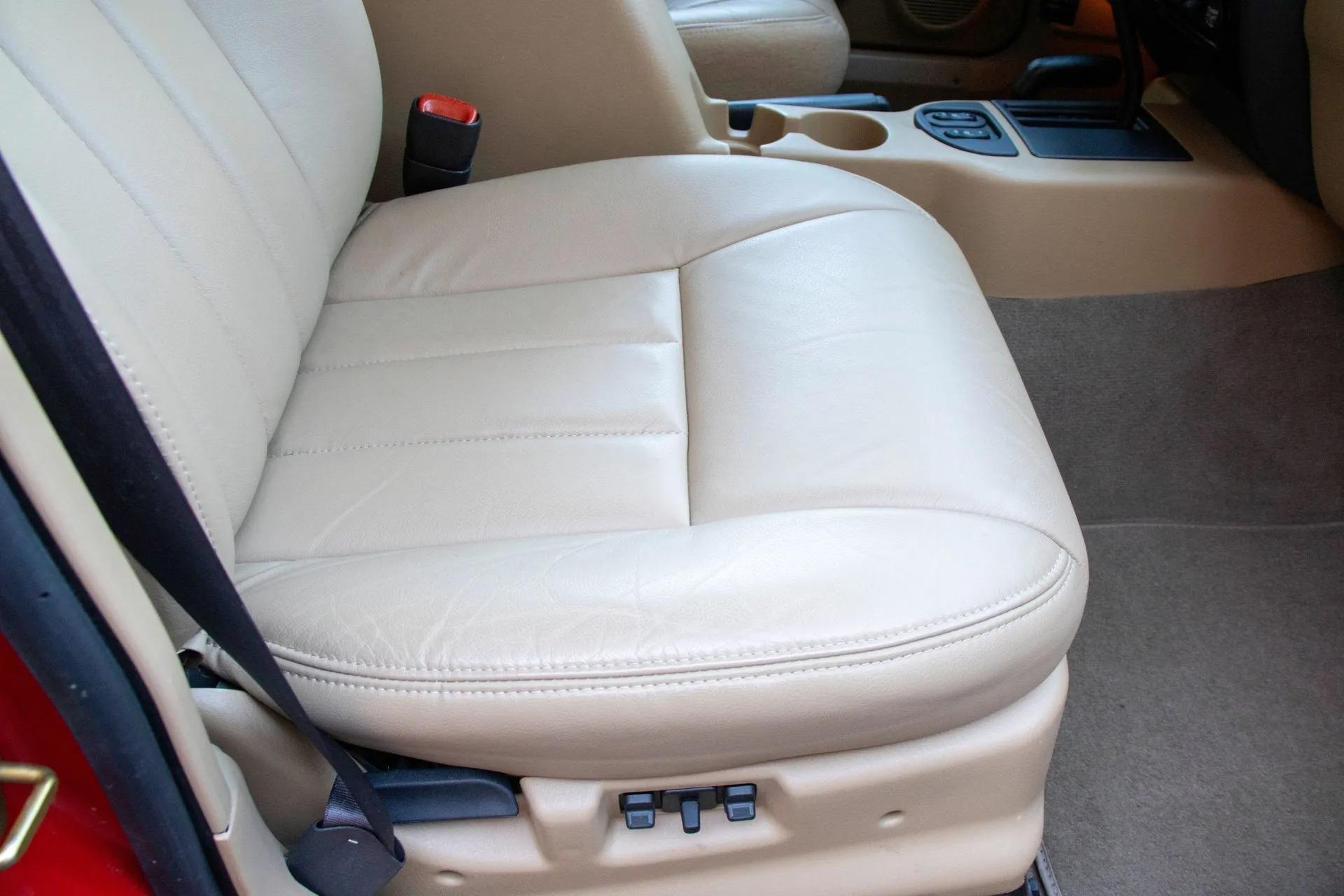 13k Mile 2001 Jeep Cherokee Limited