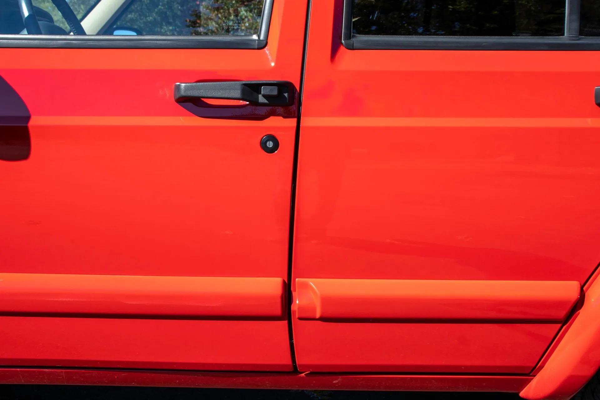 13k Mile 2001 Jeep Cherokee Limited