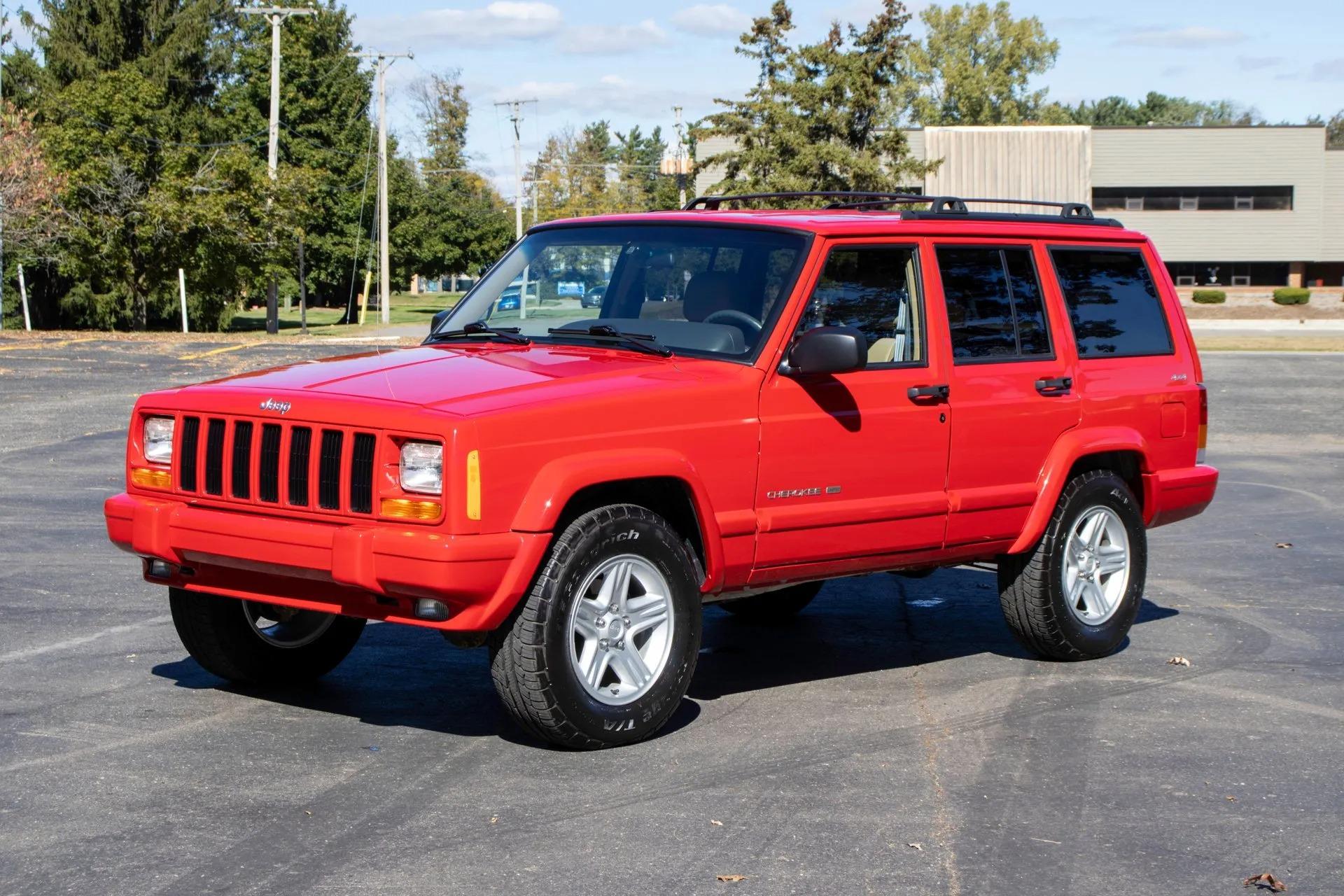 13k Mile 2001 Jeep Cherokee Limited