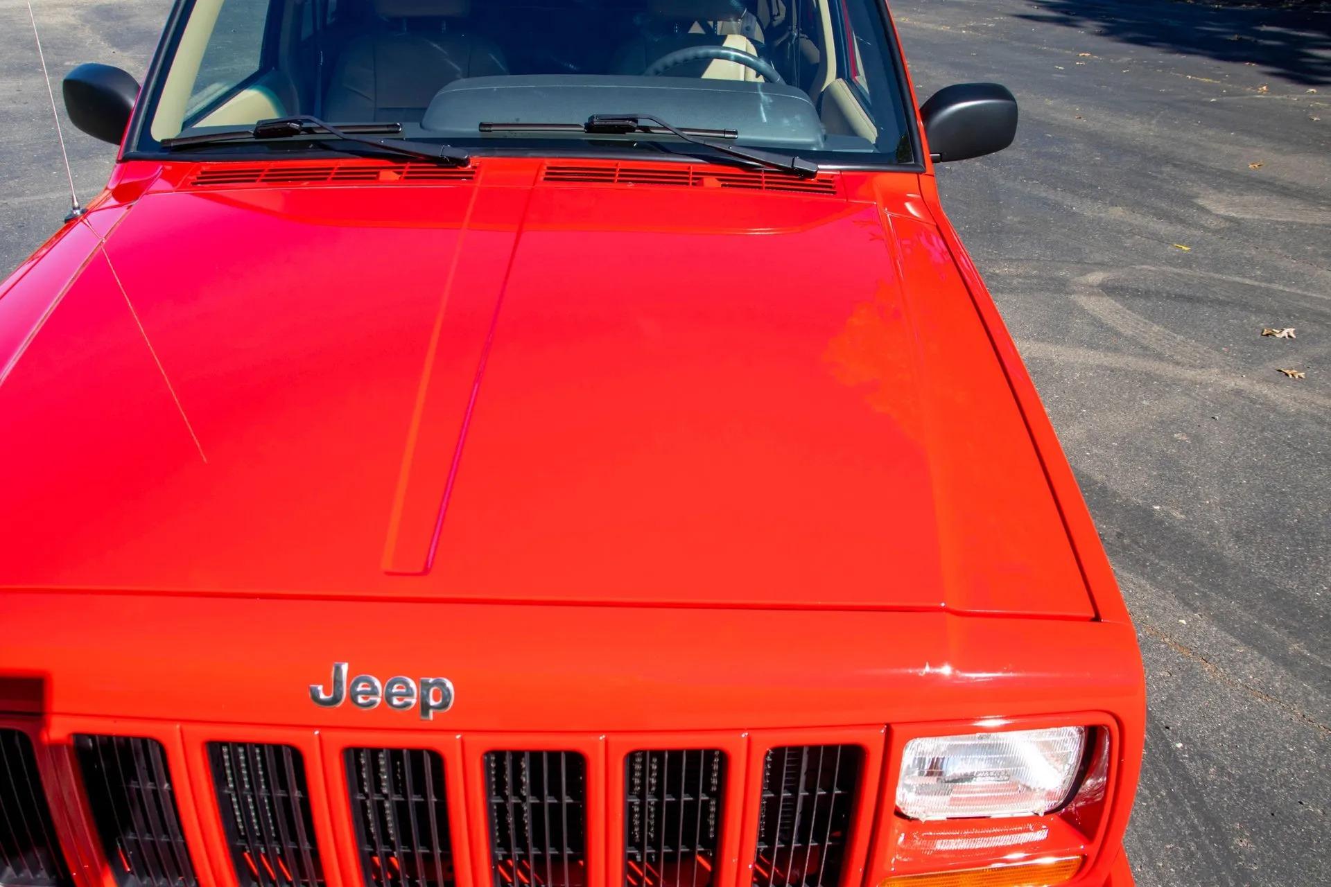 13k Mile 2001 Jeep Cherokee Limited