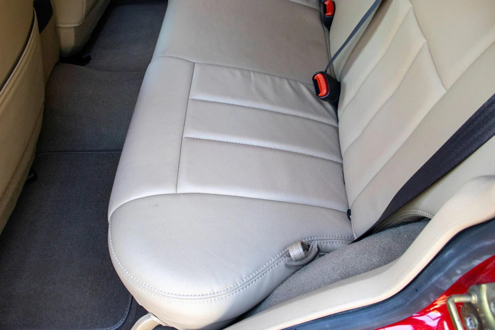 13k Mile 2001 Jeep Cherokee Limited