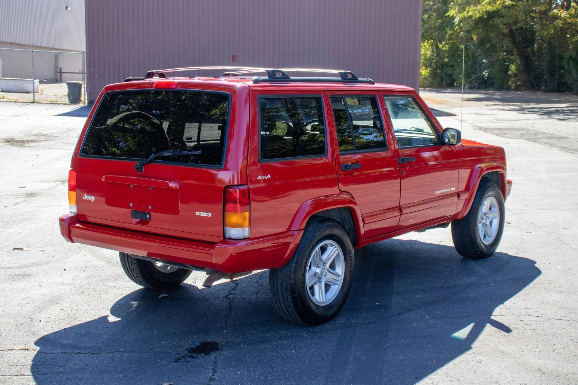 13k Mile 2001 Jeep Cherokee Limited