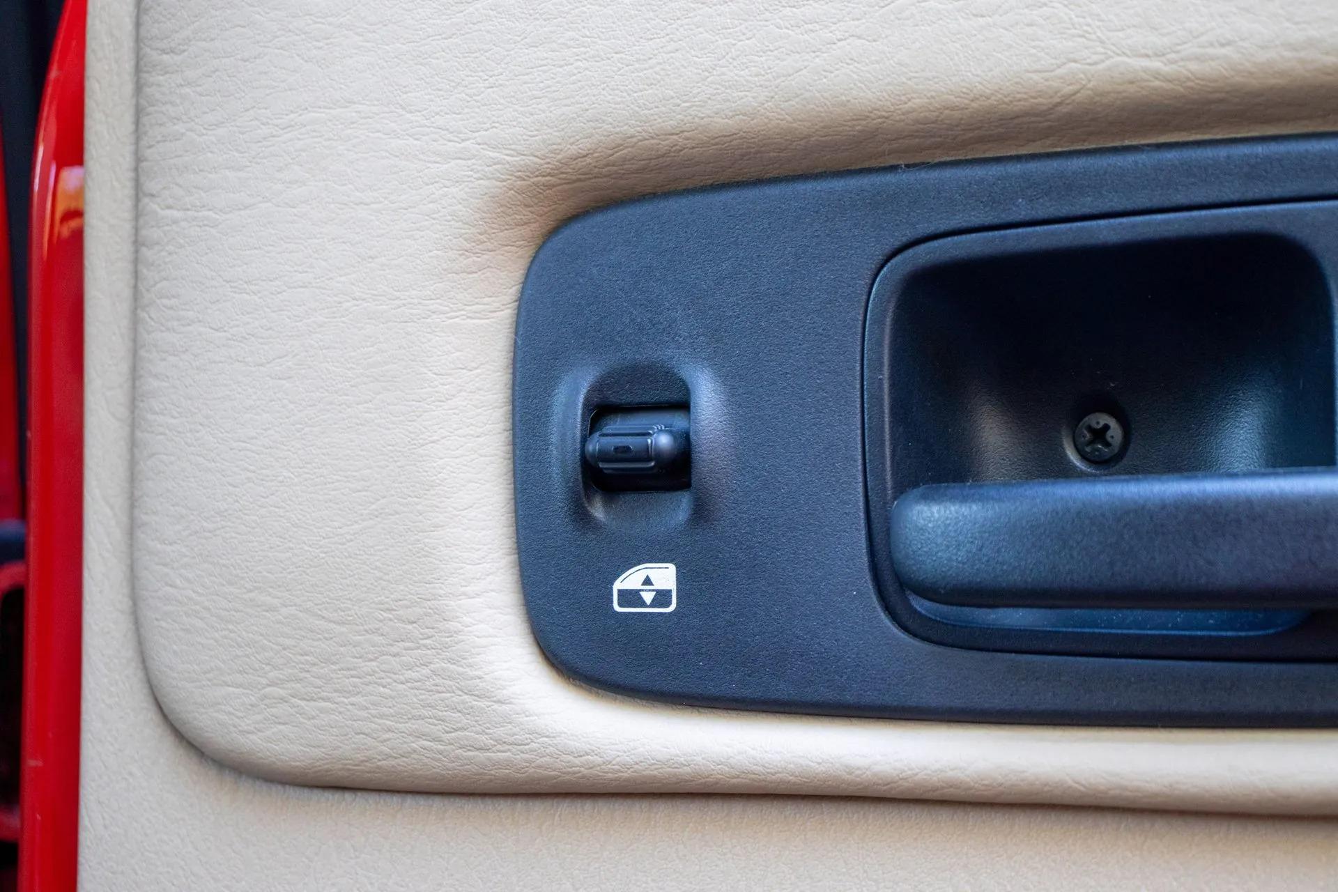 13k Mile 2001 Jeep Cherokee Limited