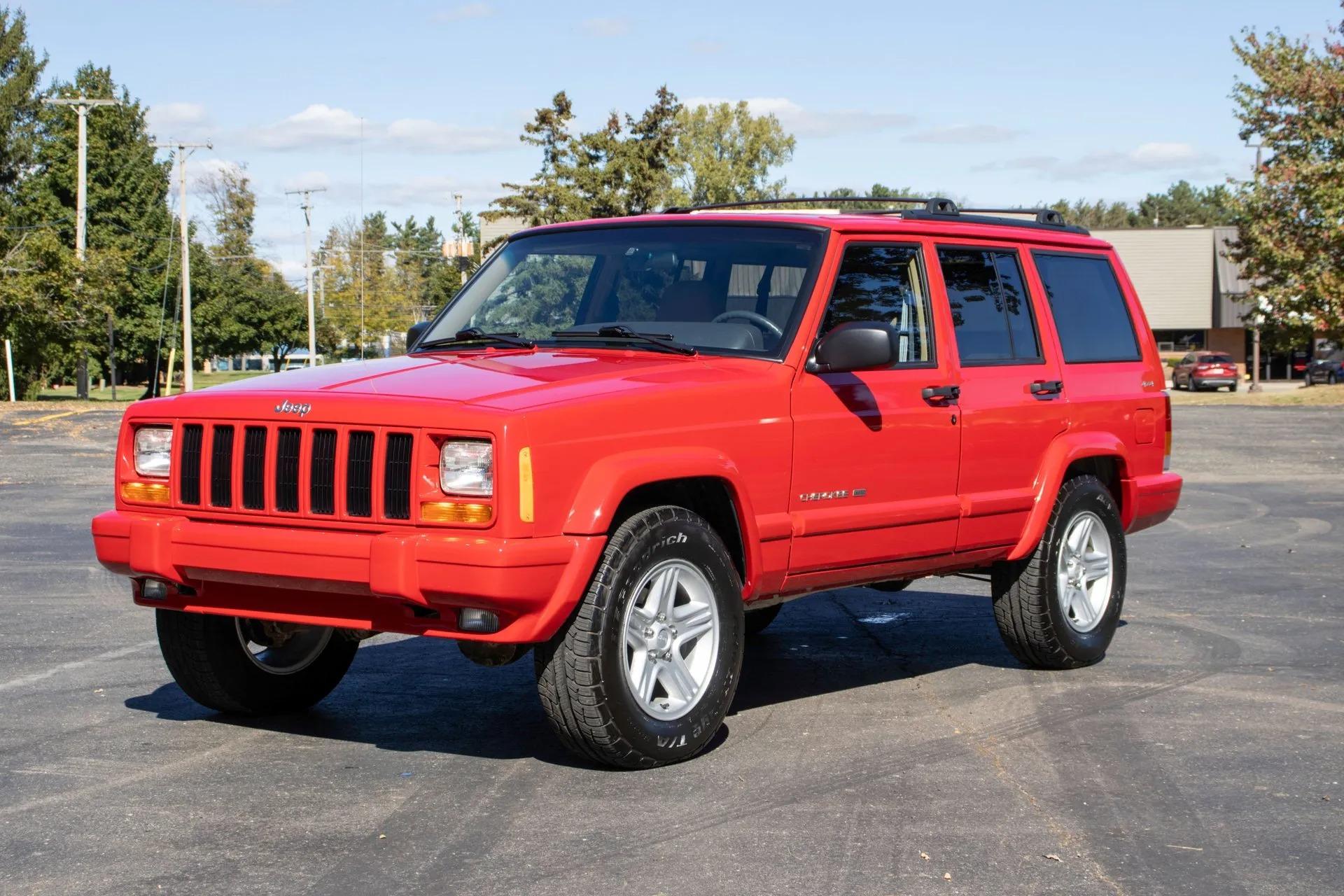 13k Mile 2001 Jeep Cherokee Limited